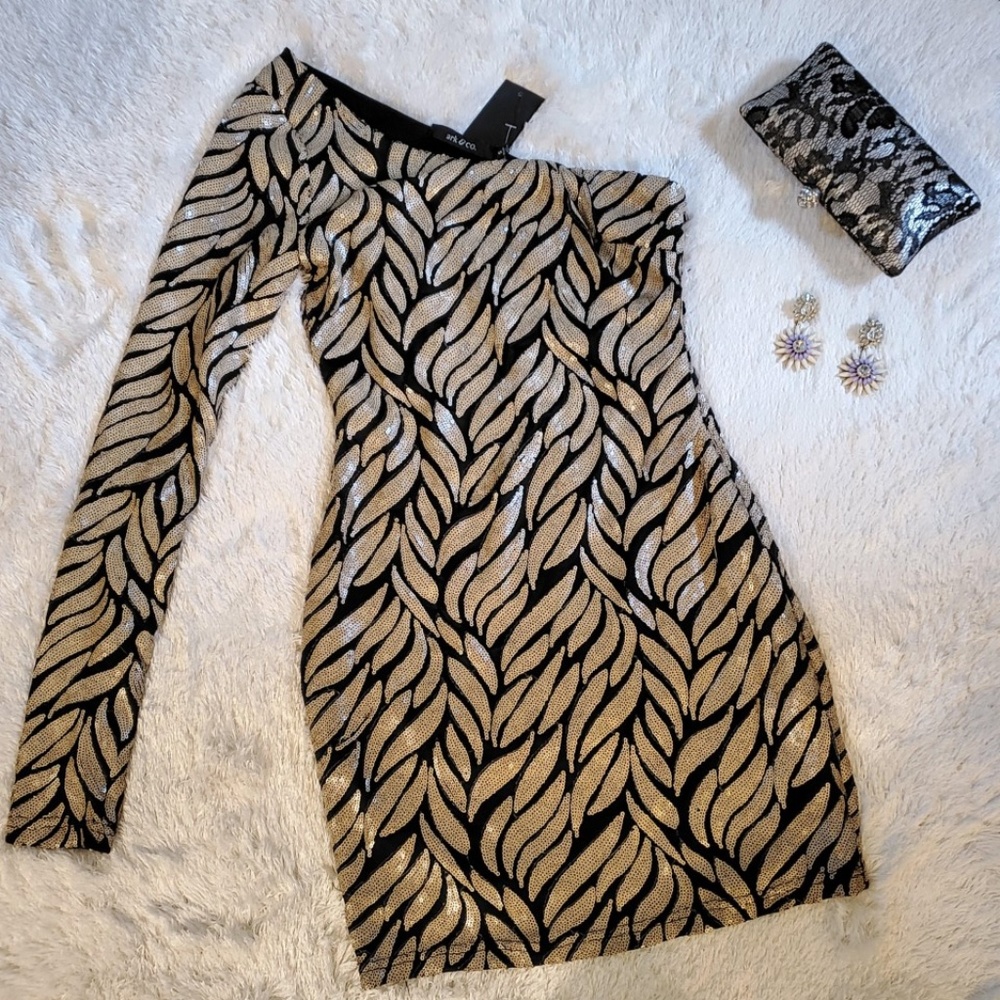 Ark & Co shoulder gold and black sequin dress NWT